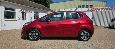 Kia Venga 3 1.6 AUTOMATIC WITH ONLY 45000 MILES! 9 MAIN DEALER SERVICES! SAT NAV!  1