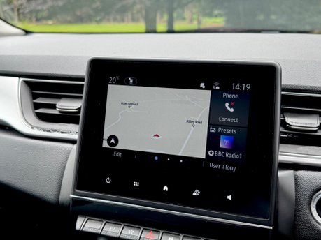 Renault Captur TECHNO E-TECH 28