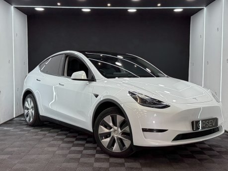 Tesla Model Y LONG RANGE AWD TOW BAR One Owner GROK AI Adaptive LEDs Pano Roof VAT Q