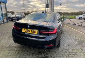 BMW 3 Series 318D SPORT 8