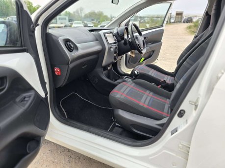 Peugeot 108 1.0 Active Hatchback 5dr Petrol 2 Tronic Euro 6 (68 ps) 33