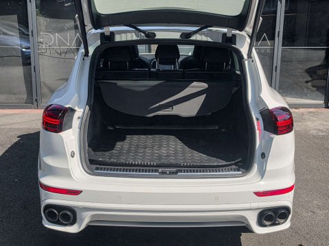 Porsche Cayenne 3.0 Cayenne D Platinum Edition V6 Tiptronic S A 4WD 5dr 15