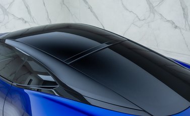 Aston Martin DB12 V8 29