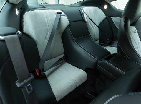 Aston Martin DBS V12 12