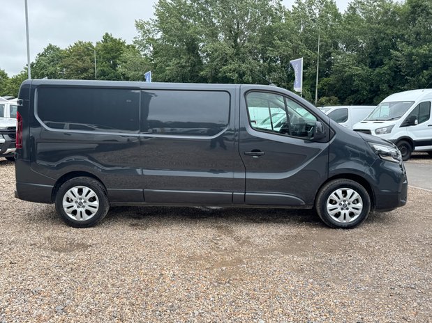 Nissan Primastar LWB L2H1 [SOLD MT] Low Roof Tekna Air Con Alloys Cam Nav Sensors EURO 6 5