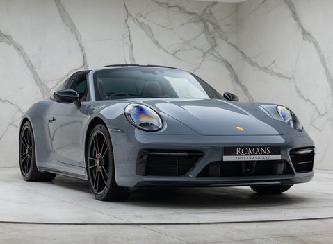 Porsche 911 Targa 4 GTS (992) 12