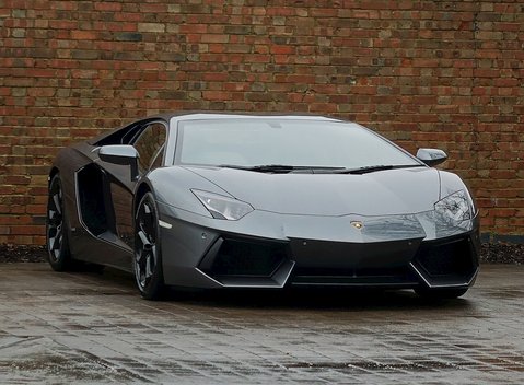 Lamborghini Aventador LP 700-4 1