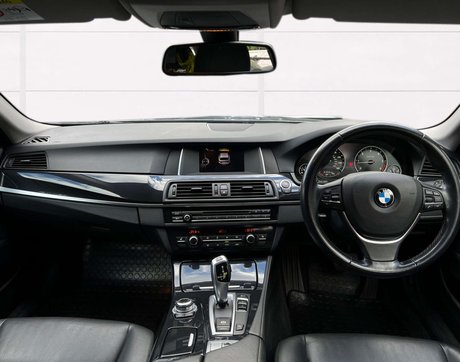 BMW 5 Series 2.0 520d SE Auto 5dr 11