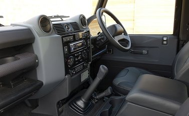 Land Rover 90 Autobiography 6