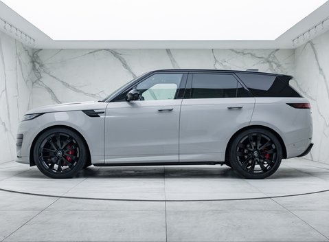 Land Rover Range Rover Sport D300 Dynamic SE 2