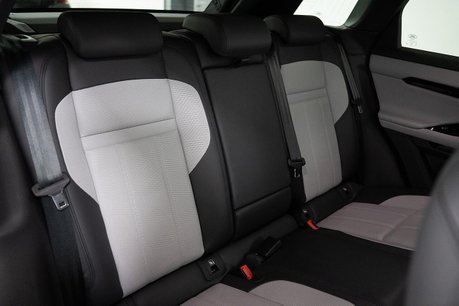 Land Rover Range Rover Evoque 1.5 P300e 11.9kWh Autobiography SUV 5dr Petrol Plug-in Hybrid Auto 4WD Euro 28