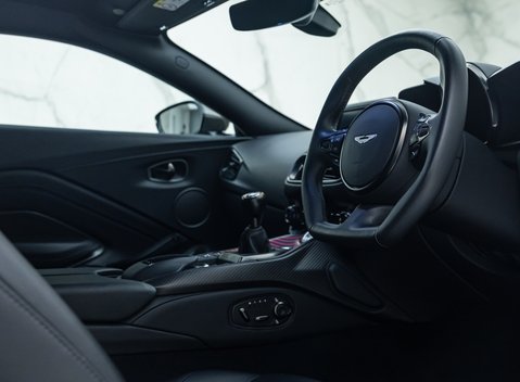 Aston Martin Vantage 007 Edition 11