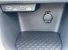 Toyota Yaris ICON HEV CVT 51