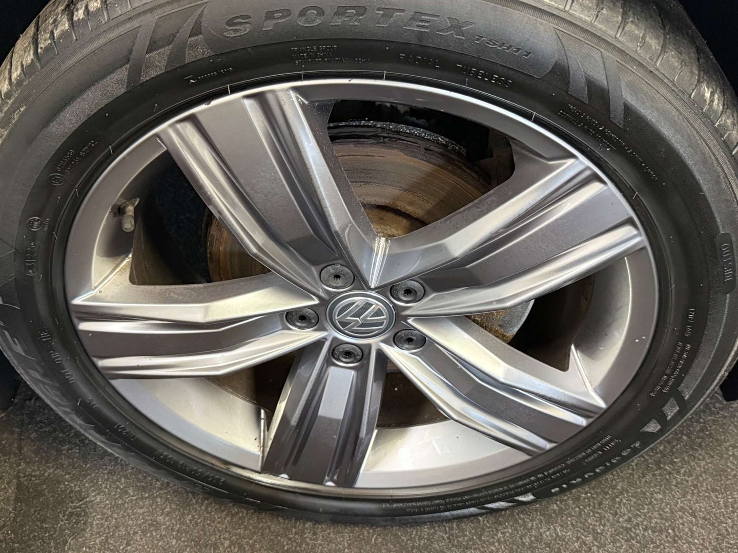 2019 Volkswagen Tiguan — image 9