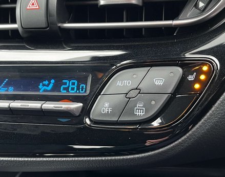 Toyota C-HR 1.8 C-HR-Dynamic HEV CVT 5dr 52