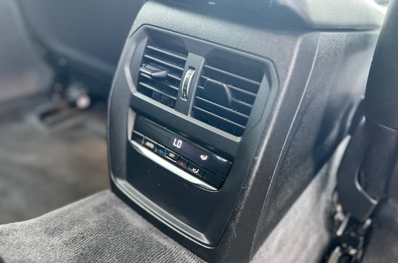 BMW 3 Series 330E M SPORT 28