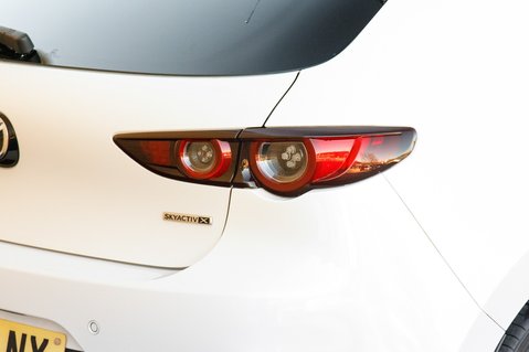 Mazda 3 GT SPORT TECH MHEV 9