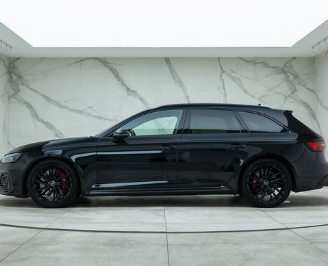 Audi RS4 Avant CARBON BLACK