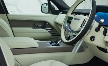 Land Rover Range Rover P530 FIRST EDITION 13