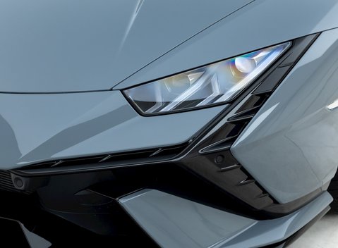 Lamborghini Huracan LP640-2 Tecnica 24