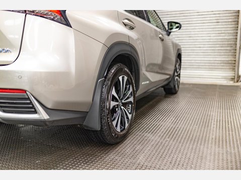 Lexus NX 2.5 300h GPF Premium SUV 5dr Petrol Hybrid E-CVT 4WD Euro 6 (s/s) (197 ps) 47