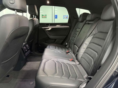 Volkswagen Touareg 3.0 TDI V6 R-Line SUV 5dr Diesel Tiptronic 4Motion Euro 6 (s/s) (286 ps) 49