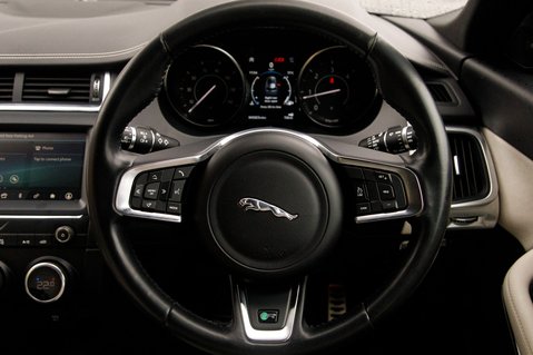 Jaguar E-Pace R-DYNAMIC S 21