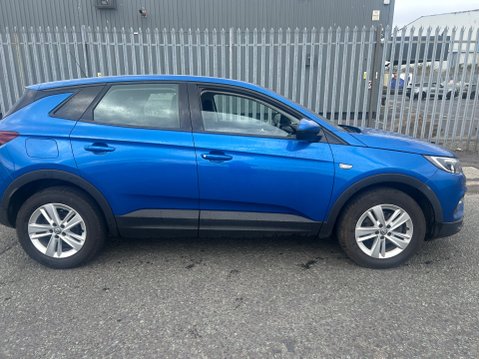Vauxhall Grandland X SE 2