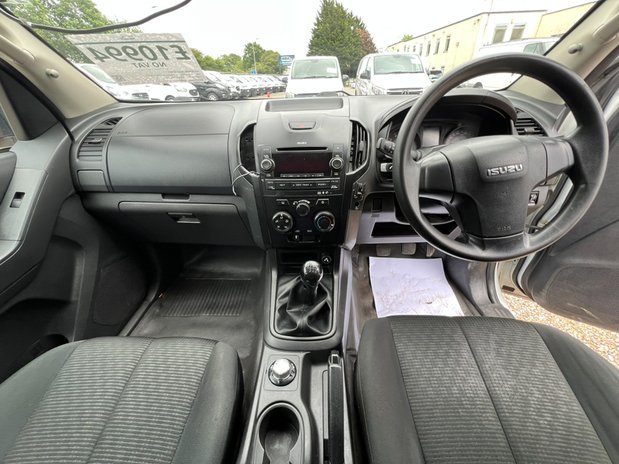 Isuzu D-Max Utility | 1.9 LT | Extended Cab | Tow Bar | AC | E 25