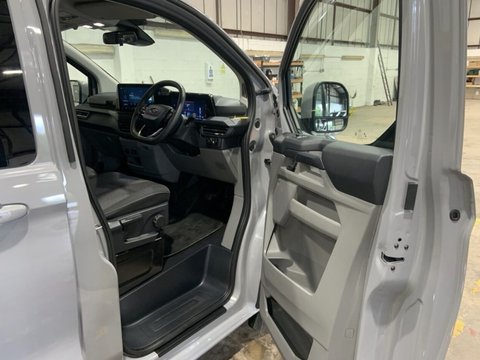 Ford Transit Custom 340 LIMITED ECOBOOST KOMBI 17