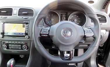 Volkswagen Golf R 15