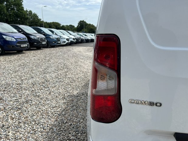 Vauxhall Combo SWB L1H1 Low Roof Sportive Air Con Sensors EURO 6 NO VAT 24