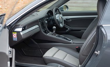 Porsche 911 (991) 50th Anniversary Edition 14