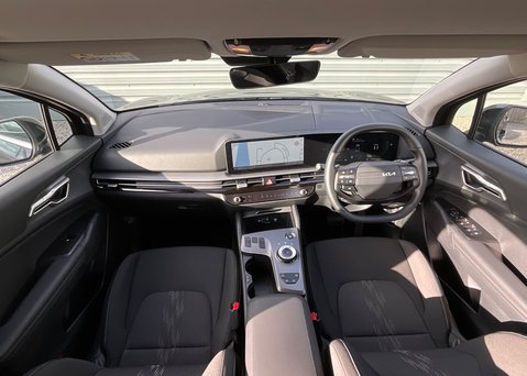 Kia Sportage 1.6 T-GDi HEV Pure 12