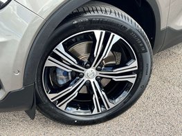 Volvo XC40 2.0 XC40 Inscription Pro T4 Auto 5dr 3