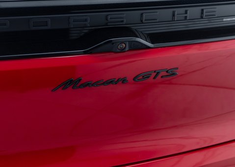Porsche Macan GTS Electric 