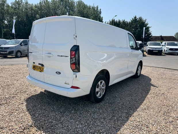 Ford Transit Custom SWB L1H1 Low Roof Limited 320 Air Con Alloys Sensors EURO 6 6