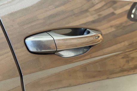 Volkswagen Golf 35.8kWh e-Golf Hatchback 5dr Electric Auto (136 ps) 63