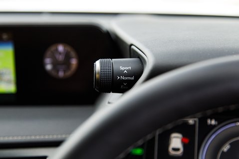 Lexus Ux 250H 14