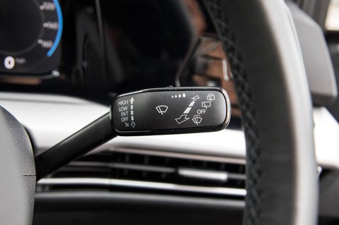 Volkswagen Golf LIFE ETSI DSG 17