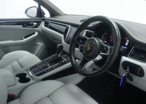 Porsche Macan 3.0 Macan S Semi-Auto 4WD 5dr 51