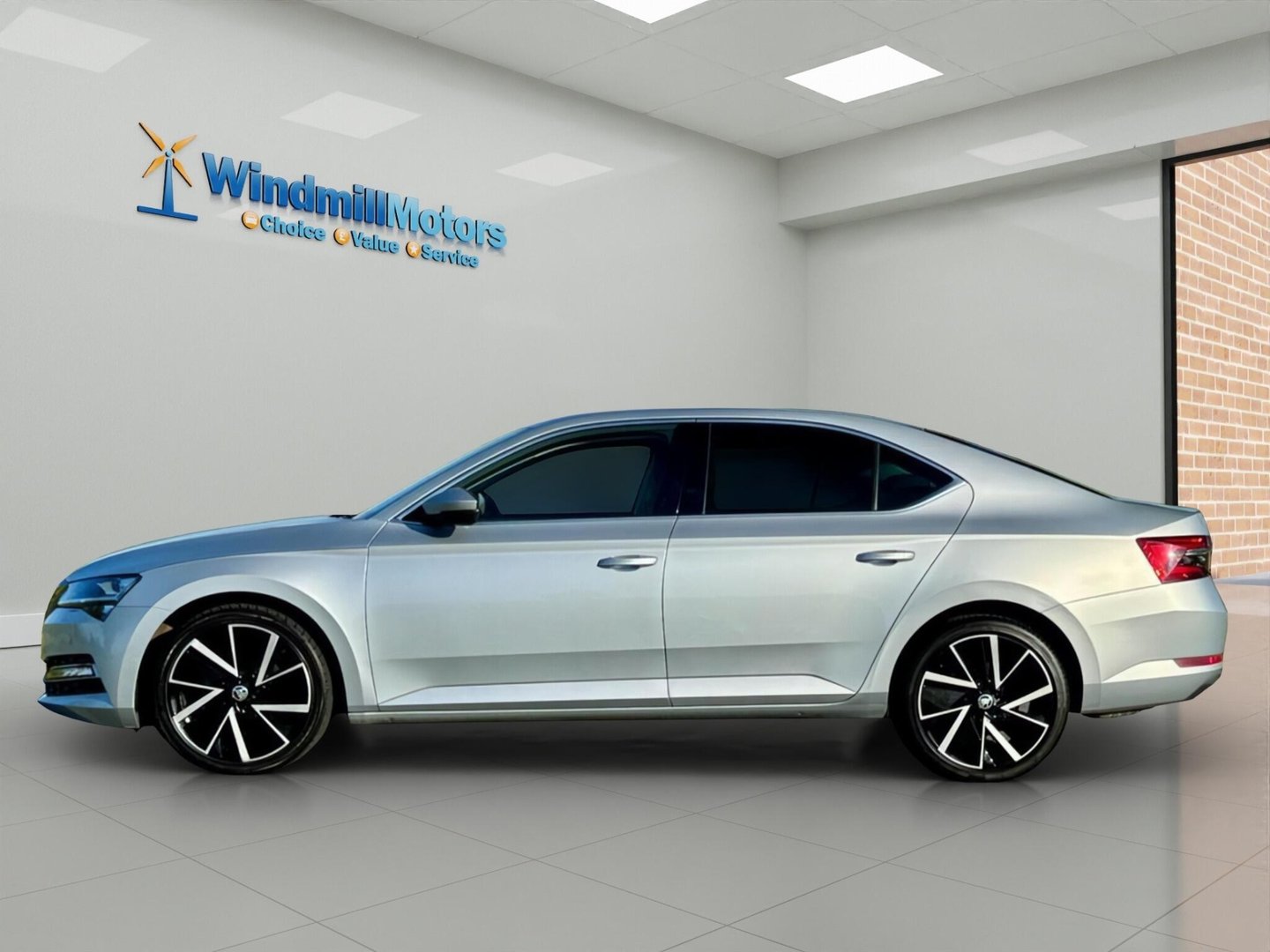 2020 Skoda Superb — image 5