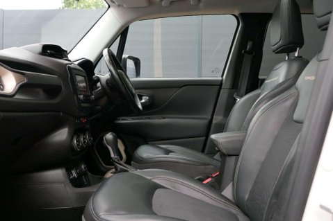 Jeep Renegade M-JET DESERT HAWK 40