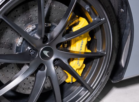 McLaren 720S Performance 33