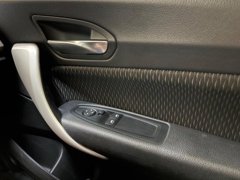 BMW 2 Series 2.0 220i SE Euro 6 (s/s) 2dr 22