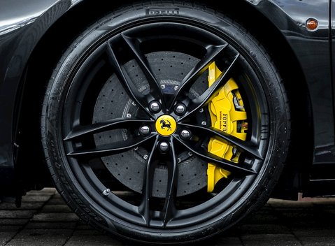 Ferrari 488 Spider 12