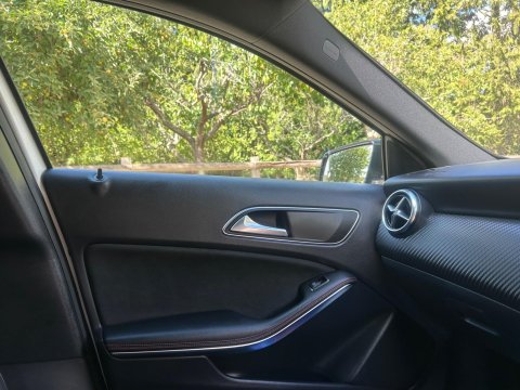 Mercedes-Benz A Class 2.1 A200d AMG Line (Premium) 7G-DCT Euro 6 (s/s) 5dr 12