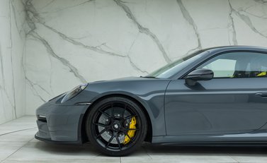 Porsche 911 GT3 TOURING (992) 37