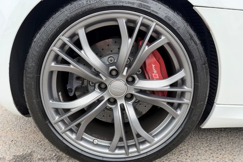 Audi R8 GT QUATTRO V10 SPYDER - 1 OF 33 - BUCKET SEATS -CERAMIC BRAKES 72