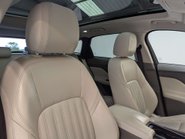 Jaguar F-Pace 2.0 F-PACE Portfolio AWD D Auto 4WD 5dr 31